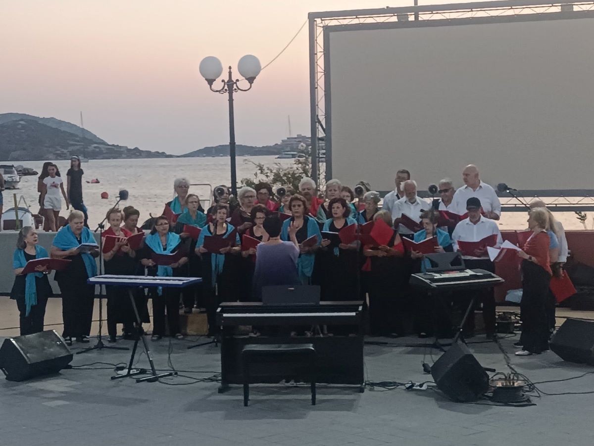 Συμμετοχή της χορωδίας των Κ.Α.Π.Η. Δήμου Βύρωνα στη χορωδιακή συνάντηση στο θέατρο Παλαιάς Φώκαιας