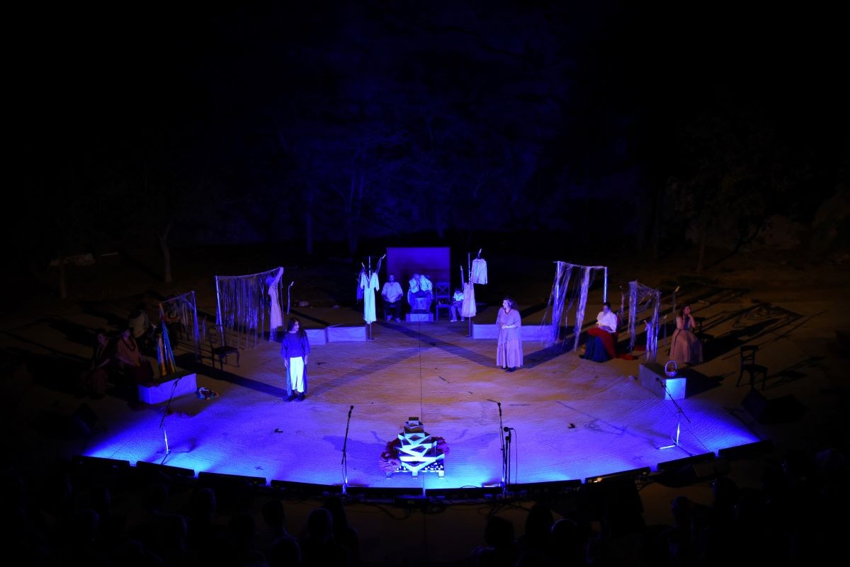 Με μεγάλη επιτυχία ολοκληρώθηκε η θεατρική παράσταση «Κρέων Vs Αντιγόνη» από το Β΄ Θεατρικό Εργαστήρι του Δήμου Βύρωνα