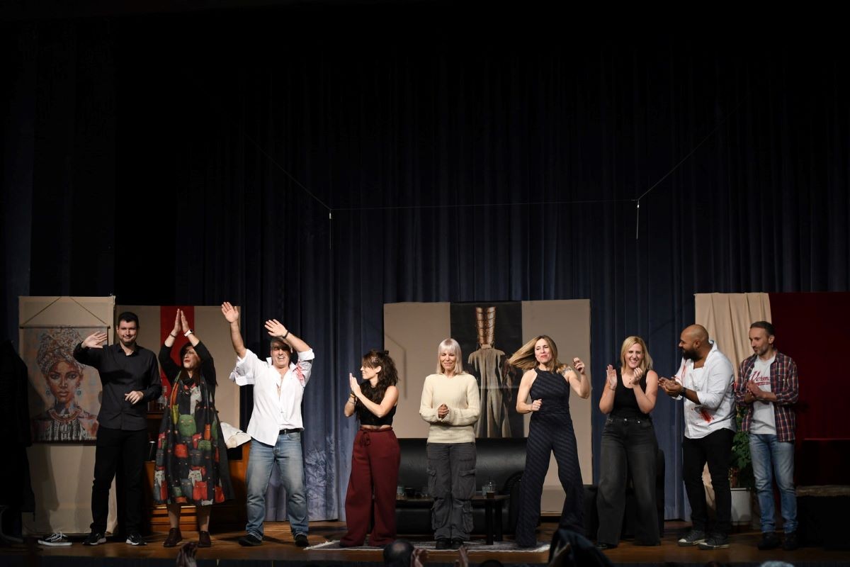 Με μεγάλη επιτυχία παρουσιάστηκε η παράσταση “Ο Χωρισμός ...σου πάει πολύ” από το Α΄Θεατρικό Εργαστήρι του Δήμου Βύρωνα