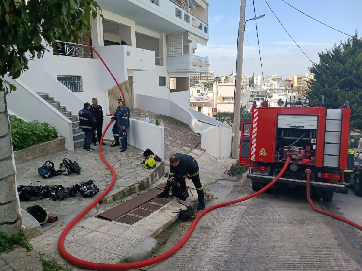 Άμεση η κινητοποίηση της Π.Υ., της Πολιτικής Προστασίας Δήμου Βύρωνα και του Κέντρου Προστασίας Δασών & Φυσικού Περιβάλλοντος Βύρωνα, σε πυρκαγιά σε διαμέρισμα στον Καρέα