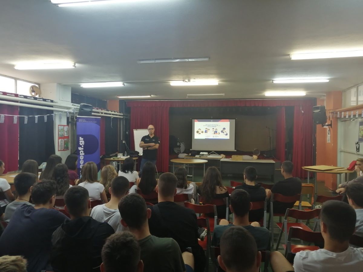 Εκπαιδευτικό Πρόγραμμα Πρώτων Βοηθειών & Καρδιοπνευμονικής Αναζωογόνησης στο Λύκειο Καρέα και στο 3ο Γυμνάσιο Βύρωνα