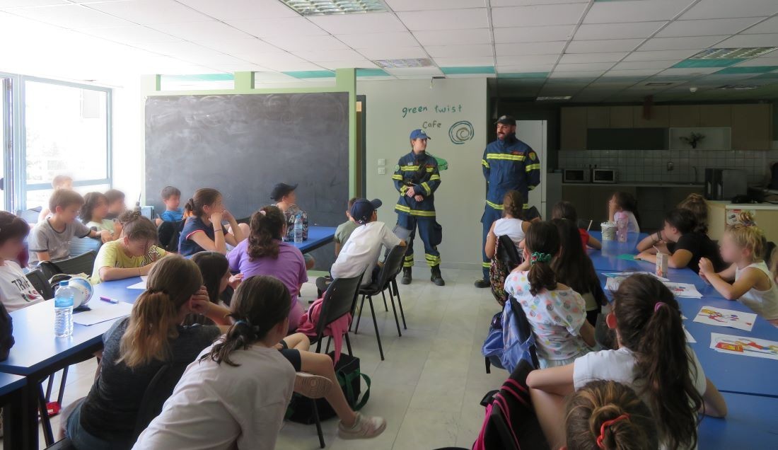 Μαθήματα δασοπροστασίας και δασοπυρόσβεσης στα παιδιά του camp του Δήμου Βύρωνα