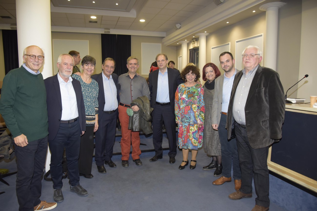 Η απονομή  των βραβείων του 9ου Πανελλήνιου  Διαγωνισμού Λογοτεχνικής Έκφρασης Έφηβων και Νέων του Δήμου Βύρωνα