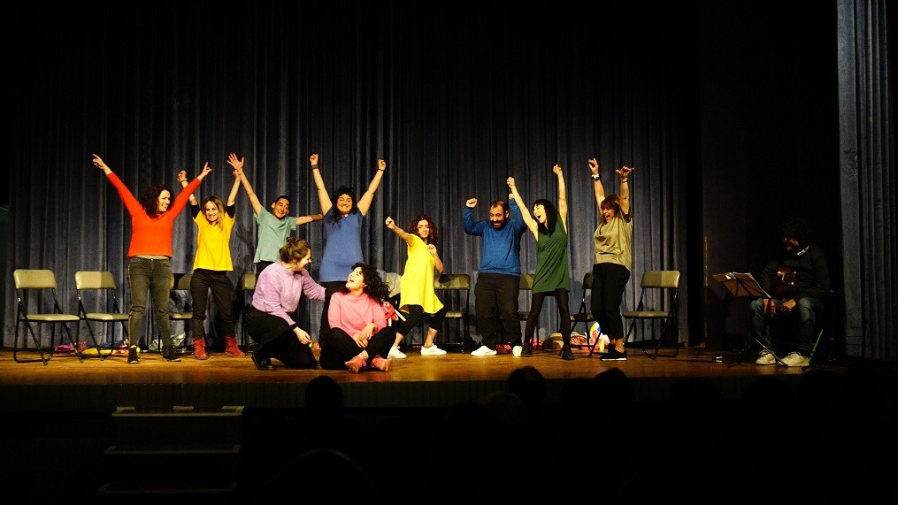 Με μεγάλη επιτυχία παρουσιάστηκε το θεατρικό προς τιμήν όλων των εκπαιδευτικών του Βύρωνα 