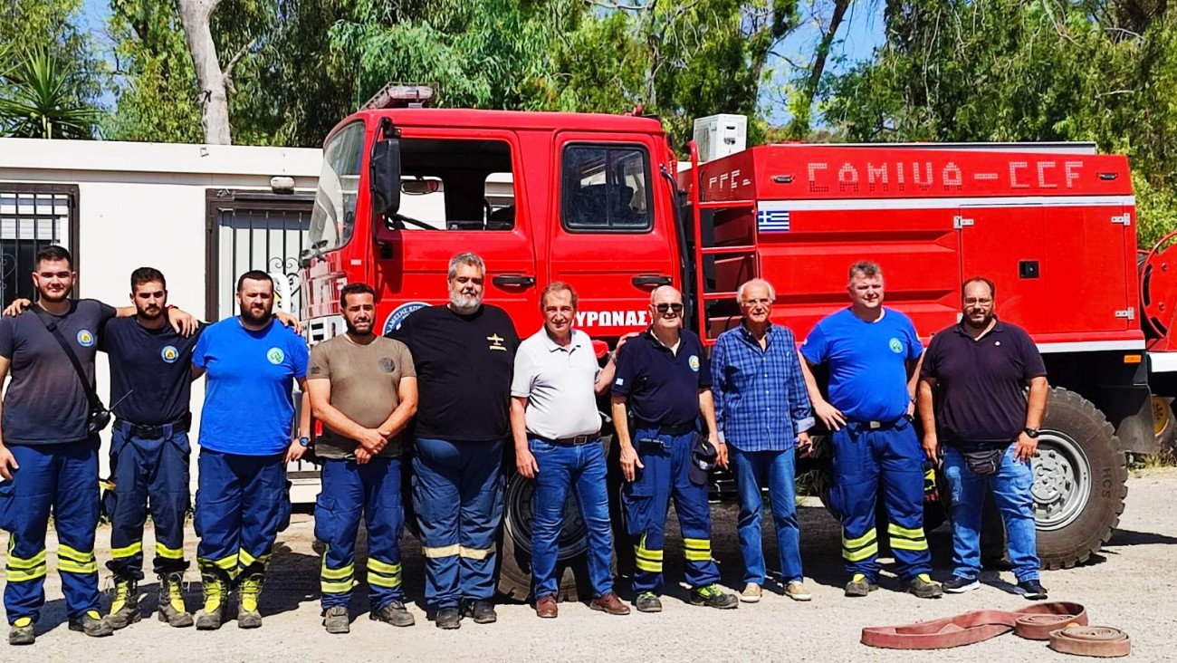 Ο Δήμαρχος Γρηγόρης Κατωπόδης δίπλα στους εθελοντές δασοπυροσβέστες του Βύρωνα!