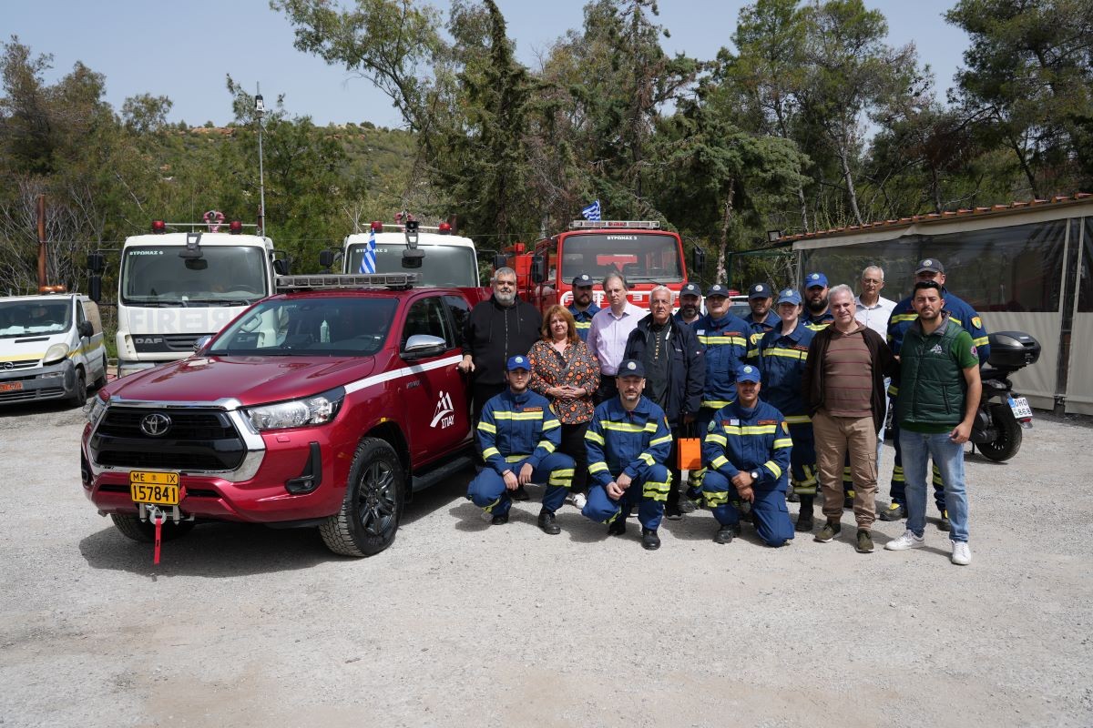 Ενισχύεται αποφασιστικά ο στόλος του Δήμου Βύρωνα μετά από την παραλαβή του δεύτερου νέου πυροσβεστικού οχήματος