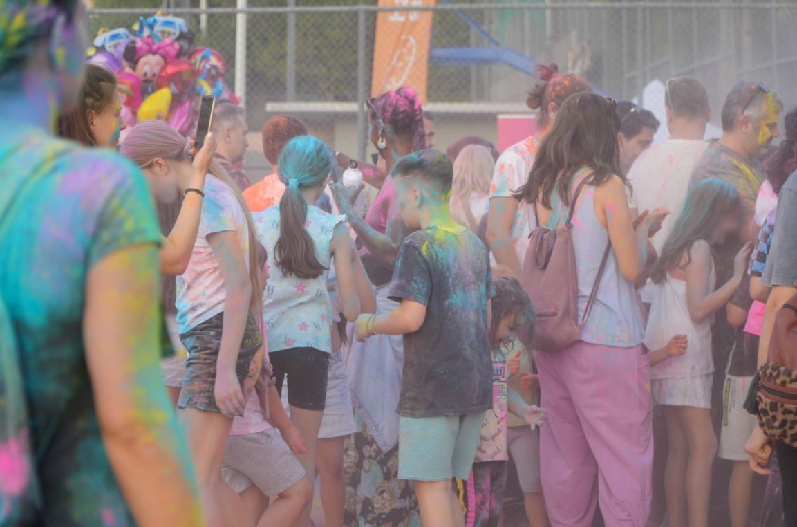 Με μια φαντασμαγορική τελετή έπεσε η αυλαία του 37ου Παιδικού Νεανικού Φεστιβάλ του Δήμου Βύρωνα