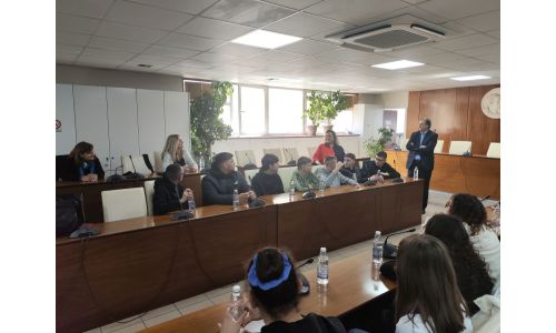 Επίσκεψη στο Δημαρχείο Βύρωνα από μαθητές του 3ου Γυμνασίου και από την Κροατία στο πλαίσιο του Προγράμματος Erasmus+