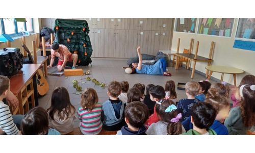 Η θεατρική παράσταση «Κάτι σαν κήπος» στους Βρεφικούς-Παιδικούς Σταθμούς του Δήμου Βύρωνα