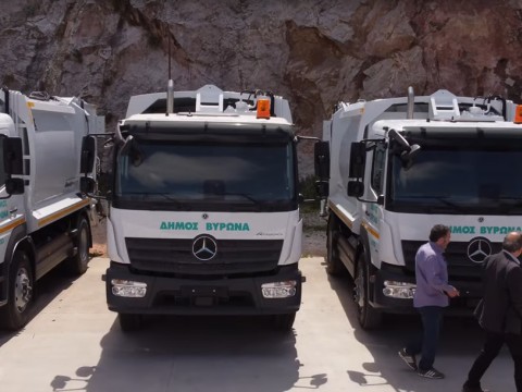 Έξι νέα οχήματα κόστους 1 εκατ. ευρώ παρελήφθησαν για την καθαριότητα του Δήμου Βύρωνα (VIDEO)