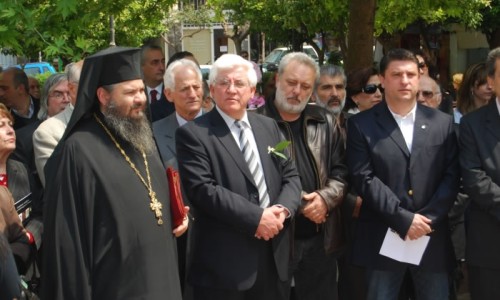 Ο πρωτοσύγκελος Αναστάσιος Τασσιόπουλος, ο πρόεδρος του Συνδέσμου 