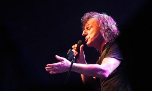 Ο Βασίλης Παπακωνσταντίνου