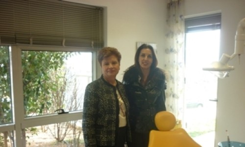 Οι κυρίες Τουρκοχωρίτη και Κιούπη, Πρόεδρος του Εργαστηρίου ΑΜΕΑ και Αντιδήμαρχος Δημοσίων Σχέσεων και Εθιμοτυπίας, αντίστοιχα 