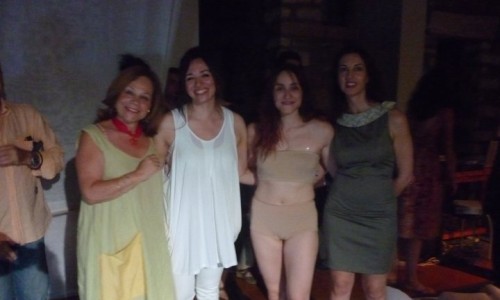 Η Πρόεδρος του Κέντρου Μελέτης Χορού Ντάνκαν, Ρένα Παπαγεωργίου, η χορογράφος Βίκυ Σπανοβαγγέλη, η χορεύτρια Όλγα Σπυράκη και η Αντιδήμαρχος Δημοσίων Σχέσεων και Εθιμοτυπίας Ιουλία Κιούπη 