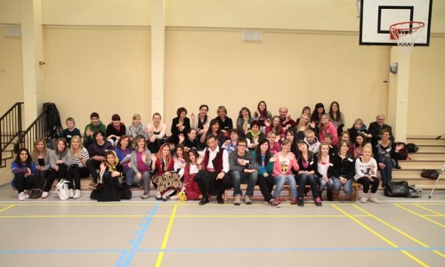 Οι μαθητές και οι εκπαιδευτικοί που συμμετέχουν στο πρόγραμμα από όλες τις χώρες