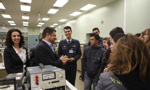 Το Γυμνάσιο Καρέα στα εργαστήρια της ΥΠΗΔ