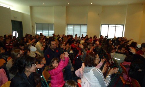 ...το οποίο απέσπασε το θερμό χειροκρότημα των παιδιών και όχι μόνο