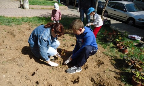 7 Απριλίου: Οι μικροί κηπουροί βάζουν χρώμα στην πόλη
