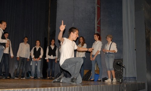 Την <i>Χορωδία</i> του Κριστόφ Μπαρατιέ «ζωντάνεψαν» οι μαθητές του 4ου Γυμνασίου,