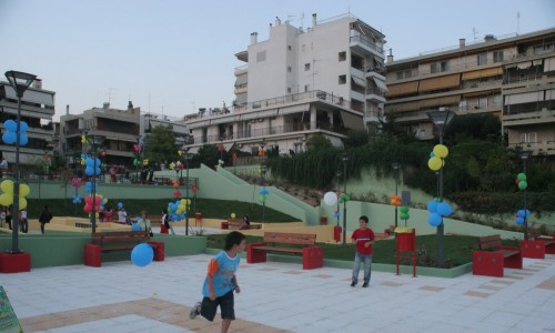 Από τα εγκαίνια της πλατείας