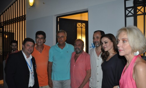 Ο Δήμαρχος Βύρωνα Νίκος Χαρδαλιάς, ο Γιάννης Μπέζος, ο Δήμαρχος Δάφνης-Υμηττού Μιχάλης Σταυριανουδάκης, ο Μηνάς Χατζησάββας, ο Στέλιος Μάινας, η Καρυοφυλλιά Καραμπέτη και η Ναταλία Τσαλίκη