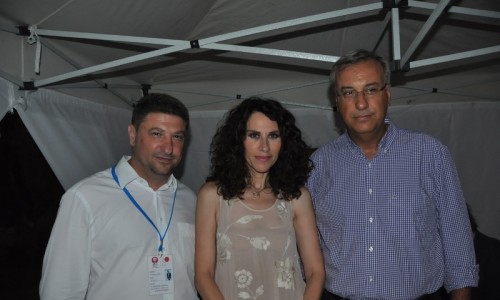 Η Ελευθερία Αρβανιτάκη με τον Δήμαρχο Βύρωνα Νίκο Χαρδαλιά και τον Δήμαρχο Δάφνης - Υμηττού Μιχαήλ Σταυριανουδάκη.