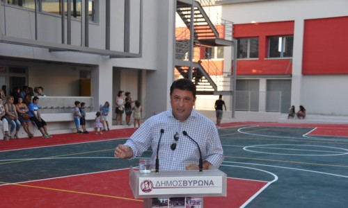 Στιγμιότυπο από τα εγκαίνια του Γυμνασίου, τη Δευτέρα 1η Οκτωβρίου