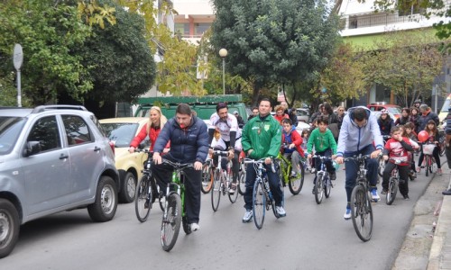 Ποδηλατικός γύρος για μικρούς και μεγάλους