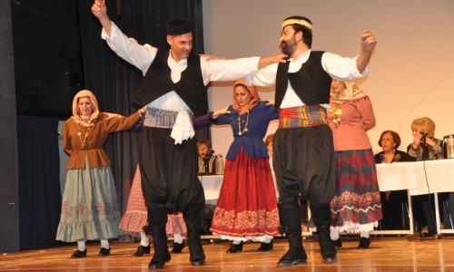 Χοροί και τραγούδια της Μικράς Ασίας από μέλη του Πνευματικού Κέντρου Νέας Ερυθραίας