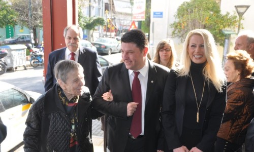 Η Ελένη Γλύκατζη-Αρβελέρ προσέρχεται στην εκδήλωση