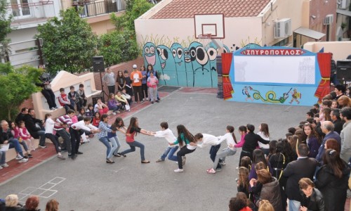 «Το κυνηγητό και η πτώση» ήταν το αποτέλεσμα της συμμετοχής των μαθητών του 10ου Δημοτικού Σχολείου στο πρόγραμμα C, που διοργανώνει το Κέντρο Μελέτης Χορού Ντάνκαν. 