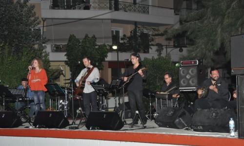 Με το μουσικό «Αφιέρωμα στη Μικρά Ασία» ξεκίνησαν στις 17 Μαΐου, στο κέντρο της πόλης, οι «Γειτονιές Πολιτισμού» 2013. 