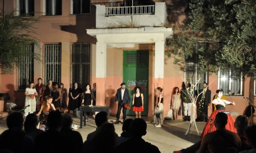 Τη Δευτέρα 3 Ιουνίου το θεατρικό εργαστήρι «Μπαομπάμπ» παρουσίασε το «Όνειρο» του Αύγουστου Στρίντμπεργκ, στον αύλειο χώρο του 4ου Δημοτικού.