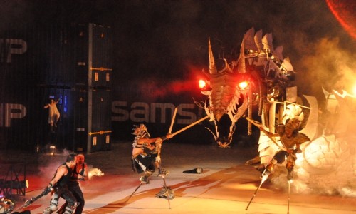 Από την παράσταση «Dragon»