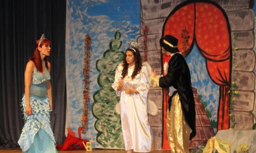 Το Σαββατοκύριακο 15 και 16 Μαρτίου «Ο Χρυσός Πρίγκηπας και η Νεραϊδογοργόνα» κατέλαβαν τη σκηνή του Δημοτικού Κινηματογράφου «Νέα Ελβετία»