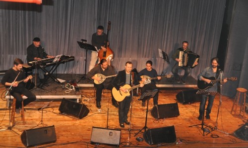 Οι Πολιτιστικές Βραδιές ξεκίνησαν στις 10 Μαρτίου με το πρώτο μέρος του αφιερώματος στον σπουδαίο λαϊκό συνθέτη Βασίλη Τσιτσάνη.