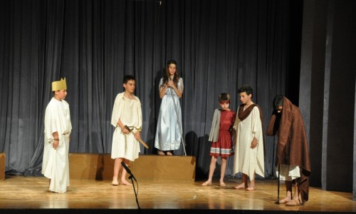 Στις 2 Μαΐου, οι μαθητές του 7ου Δημοτικού Σχολείου «ζωντάνεψαν» την <i>Ιλιάδα</i> του Ομήρου. 