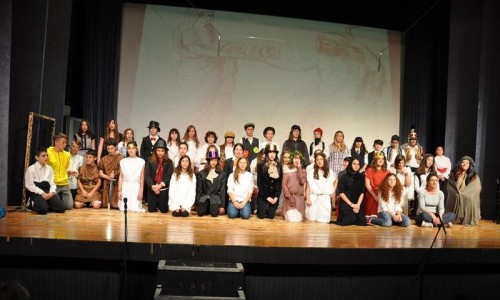 Ένα έργο-σταθμό, <i>Το μεγάλο μας τσίρκο</i> παρουσίασαν την Τρίτη 6 Μαΐου οι μαθητές του 1ου, 10ου και 4ου Δημοτικού. 