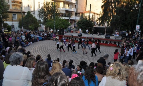 του 10ου Δημοτικού και του 12ου Νηπιαγωγείου, αλλά και του Κέντρου Μελέτης Χορού Ντάνκαν.  
