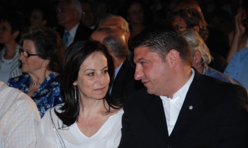 Στιγμιότυπο από την εκδήλωση. Η βουλευτής του ΠΑΣΟΚ ¶ννα Διαμαντοπούλου με το Δήμαρχο Βύρωνα και Πρόεδρο του ΣΠΑΥ Νίκο Χαρδαλιά