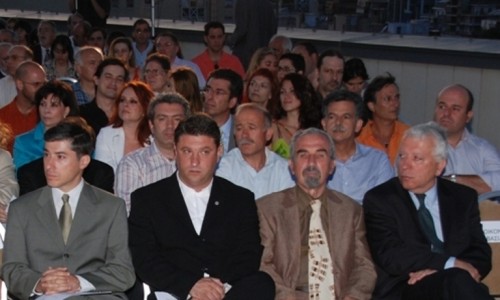 O προϊστάμενος Tύπου & ΜME της αντιπροσωπείας της ΕE C. de Gordejuela, ο Δήμαρχος Βύρωνα Ν. Χαρδαλιάς, ο βουλευτής της Νέας Δημοκρατίας Ν. Καντερές και ο Πρύτανης του Πολυτεχνείου K. Μουτζούρης 