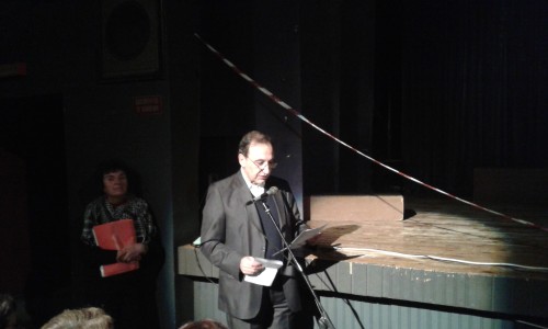 Ο Δήμαρχος Βύρωνα Γρηγόρης Κατωπόδης, προλογίζει τη θεατρική παράσταση 