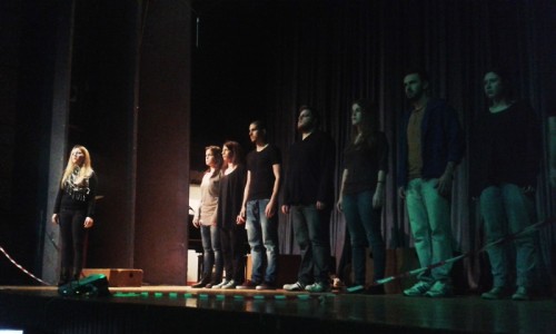 Από τη παράσταση «Μονόλογοι από τη Γάζα» από τη θεατρική ομάδα «Οι Απόφοιτοι»