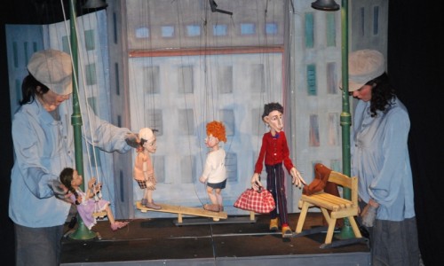 Πλατεία Κολλημένου - Ο Γαργαλιστής του Δημήτρη Μπασλάμ