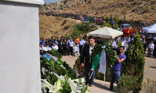 Ο Δήμαρχος Βύρωνα & Πρόεδρος του ΣΠΑΥ Ν. Χαρδαλιάς καταθέτει στεφάνι στο Μνημείο των Πεσόντων