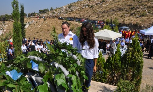 Κατάθεση στεφάνου από την αντιπροσωπεία της Εθελοντικής Ομάδας Δασοπροστασίας Δήμου Βύρωνα